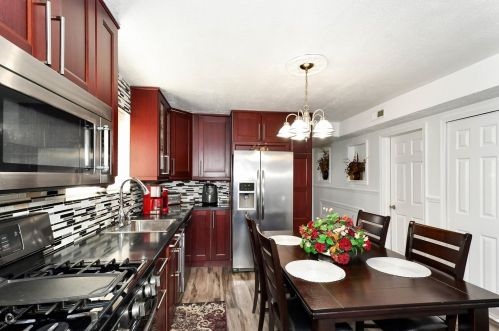 1319 Home Ave, Forest View IL 60402-1239 exterior