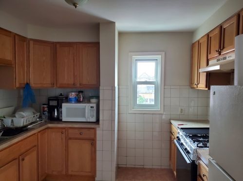 57 Beetle St, New Bedford MA 02746-1950 exterior