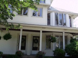 254 Watertown St, Newton, MA 02458-1346