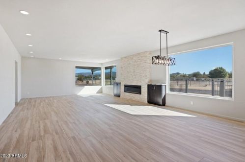 39068 15th Ave, Phoenix AZ 85086-7226 exterior