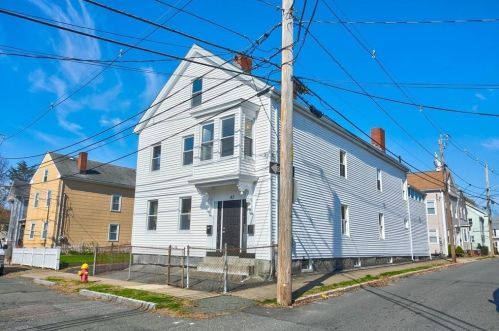 47 Holten St, Peabody, MA 01960-6057