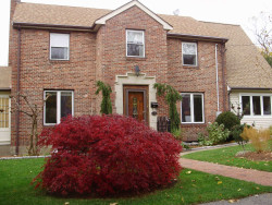 39 Avondale Rd, Newton, MA 02459-1618