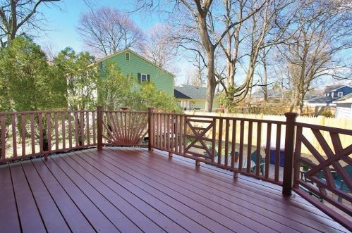 81 Central St, Newton MA 02466-2403 exterior