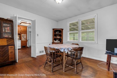 267 Rumson Rd, Little Silver NJ 07739-1657 exterior