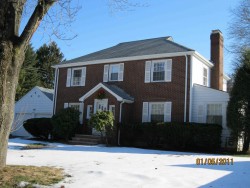 554 Parker St, Newton, MA 02459-2975