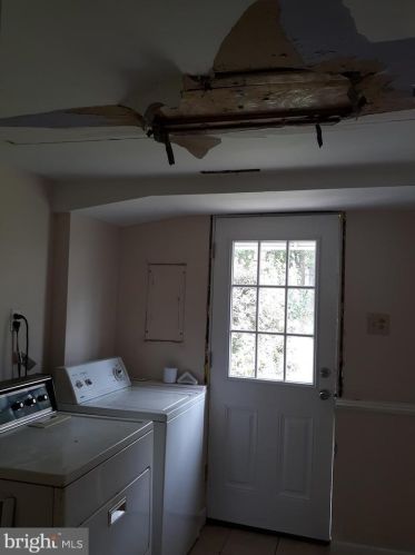 225 Marion Ave, West Deptford NJ 08093-1824 exterior