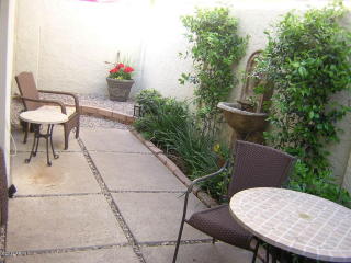 4933 43rd St, Phoenix AZ  85018-2733 exterior