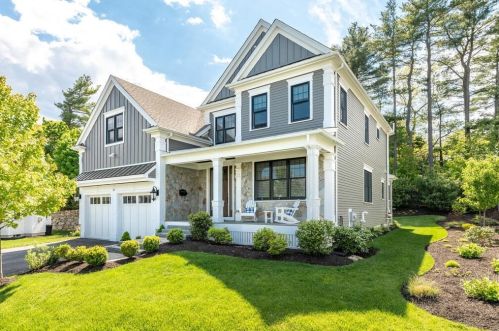 52 Rockwood Ln, Needham, MA 02492-4356