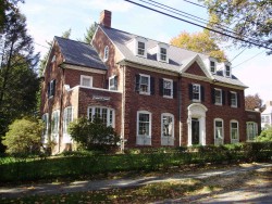 15 Nobscot Rd, Newton, MA 02459-1322