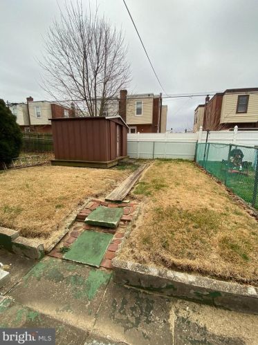 308 Gilham St, Philadelphia, PA 19111-5239