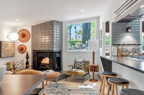 1506 Brook Valley Ln, Atlanta GA  30324-3212 exterior