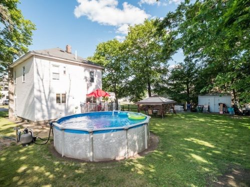 1174 Mammoth Rd, Dracut MA  01826-3147 exterior