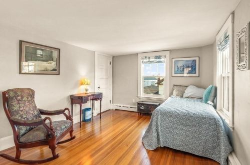 32 Main St, Rockport MA 01966-1512 exterior