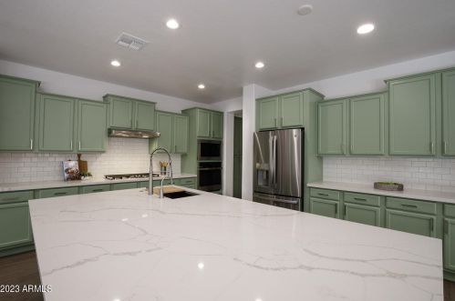 22507 39th Ter, Phoenix, AZ 85050-5405