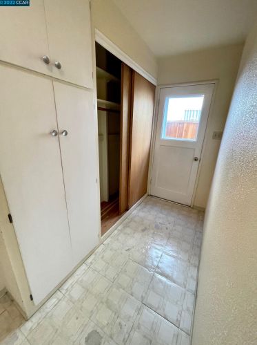 955 Burkhart Ave, San Leandro CA 94579-2031 exterior