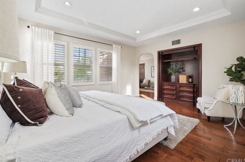 17 Buellton, Irvine CA 92602-2032 exterior