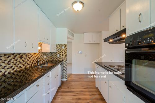 3030 Cactus Rd, Phoenix AZ 85029-2220 exterior