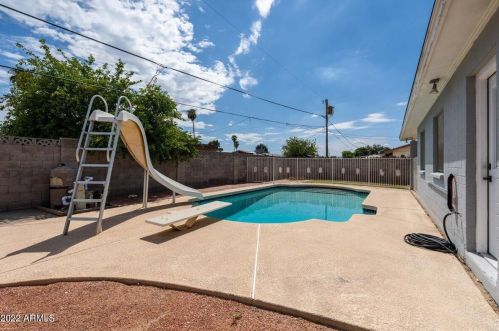 2165 Eugie Ave, Phoenix AZ 85029-1614 exterior