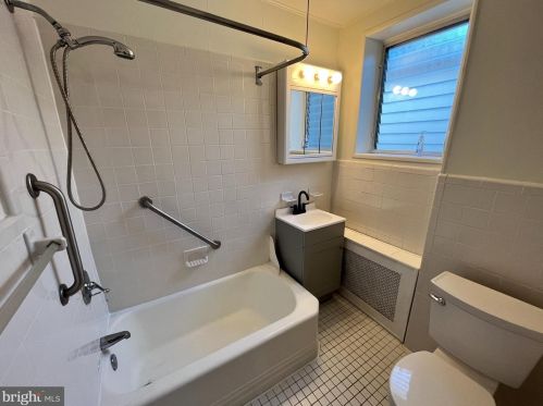 419 Markle St, Philadelphia PA  19128-3606 exterior