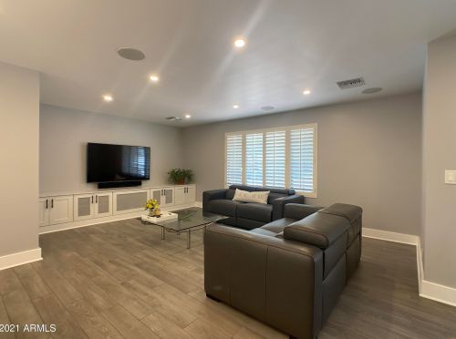 2423 Beryl Ave, Phoenix AZ 85021-2480 exterior