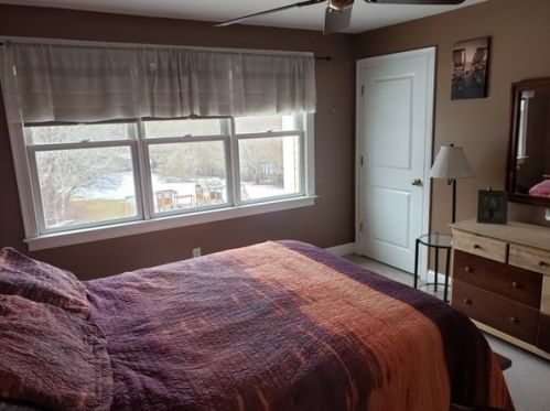 77 Mendall Rd, New Bedford MA 02743-1211 exterior