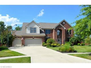 21492 Oakhurst Ln, Cleveland OH  exterior