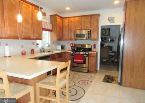 94 Drift Ave, Trenton NJ 08648-3505 exterior