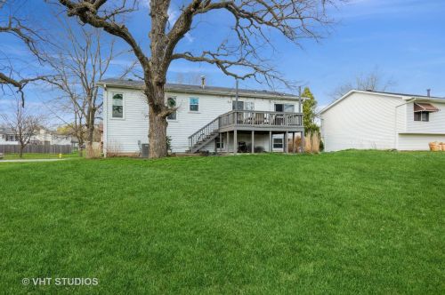 645 Banbury Way, Lemont IL 60440-1057 exterior