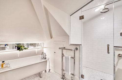 25 Hunnewell Ave, Newton MA 02458-2216 exterior