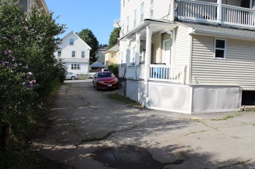 19 Suffield St, Worcester MA 01610-1973 exterior