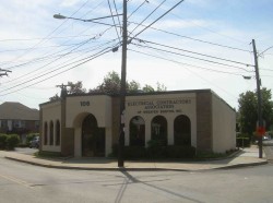 106 River St, Newton, MA 02465-1829