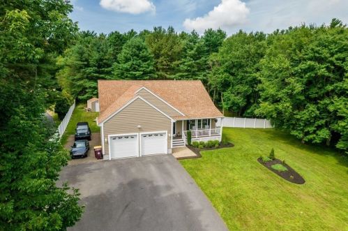 35 Morses Ln, New Bedford, MA 02743-1801