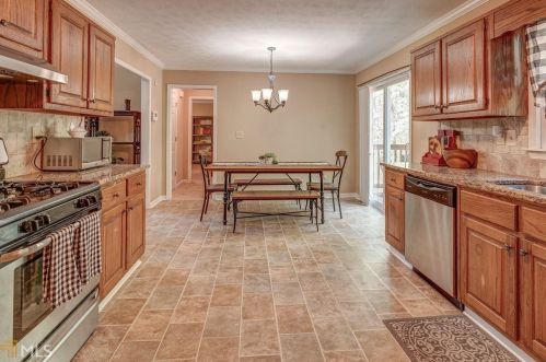 628 Edgewater Cir, Conyers GA 30094-4405 exterior