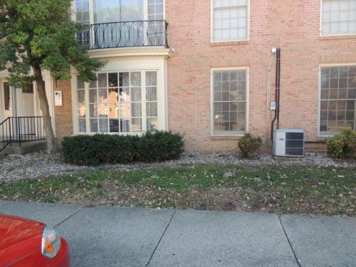 504 Highwood Dr, Louisville KY  40206-3270 exterior