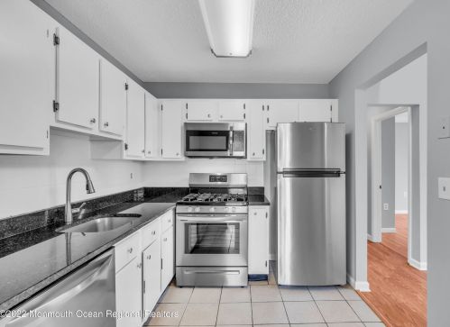 1007 Violet Ln, Jackson Twp NJ 08527-4156 exterior