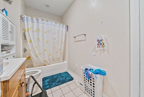 2 Town Hill St, Quincy MA 02169-6417 exterior