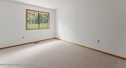 73 Wigwam Ln, Tinton Falls NJ 07724-3176 exterior