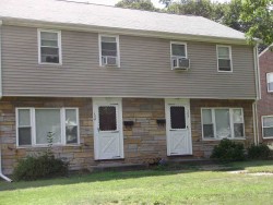 104 Rowe St, Newton, MA 02466-1528