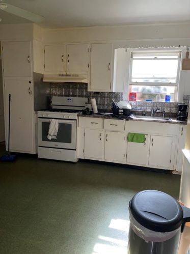 298 Central St, East Bridgewater MA 02333-2018 exterior