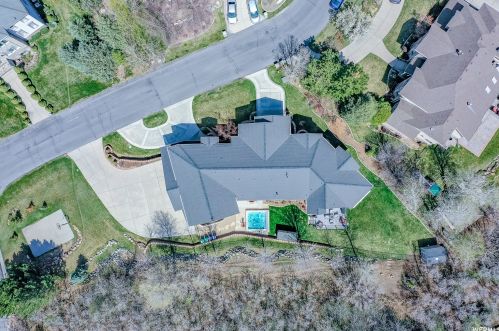 35 Lone Holw Dr, Sandy UT 84092-5530 exterior