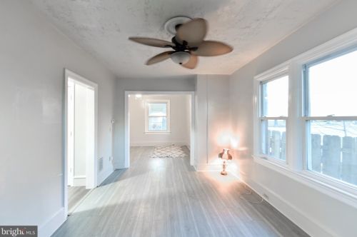 60 Barber Ave, West Deptford NJ  08096-2435 exterior