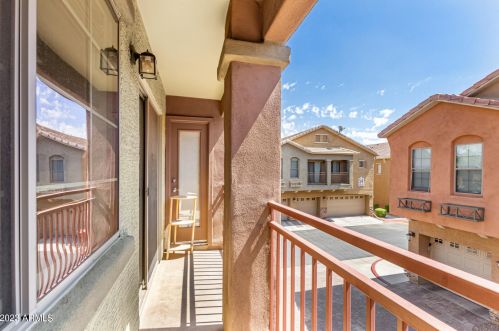 2150 Bell Rd, Phoenix AZ  85022-2940 exterior