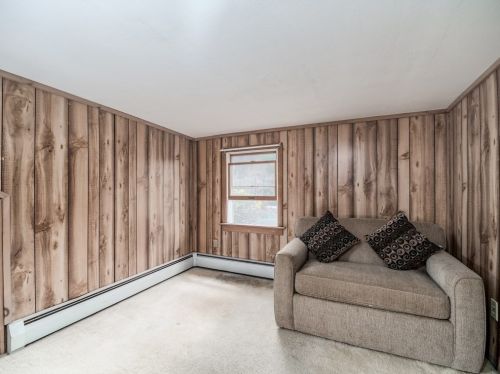 12 Candlewood St, Worcester MA 01602-2804 exterior