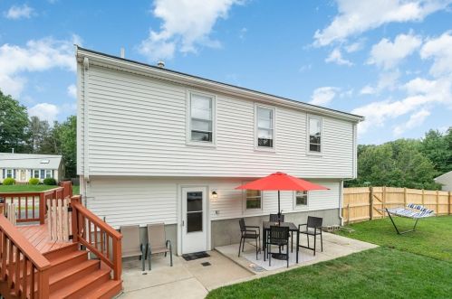 395 King James Blvd, Taunton MA  02780-7703 exterior