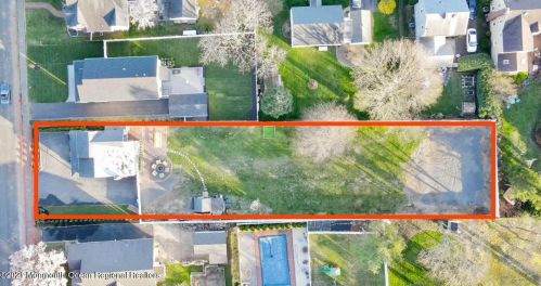 384 Prospect Ave, Little Silver, NJ 07739-1303