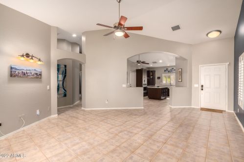 2712 Beautiful Ln, Phoenix AZ 85042-7073 exterior