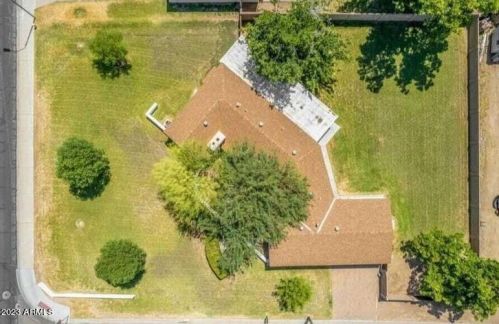 1121 Bethany Home Rd, Phoenix AZ  85014-2229 exterior