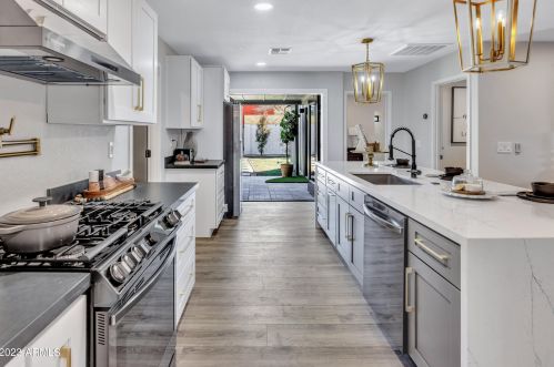 4115 Catalina Dr, Phoenix AZ 85015-6024 exterior