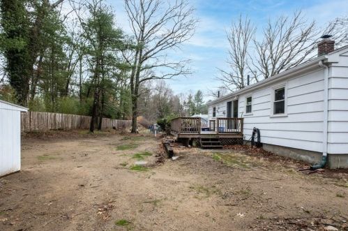 475 Newman Ave, Seekonk MA 02771-4606 exterior