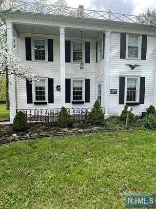 27 Ridgedale Ave, East Hanover, NJ 07936-1804